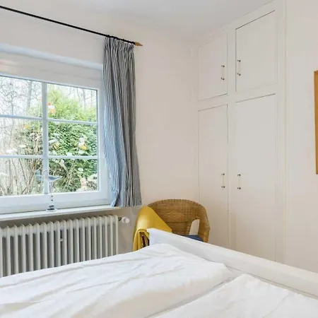 Haushaelfte 7 Strandpirat Id 023 Ferienhaus